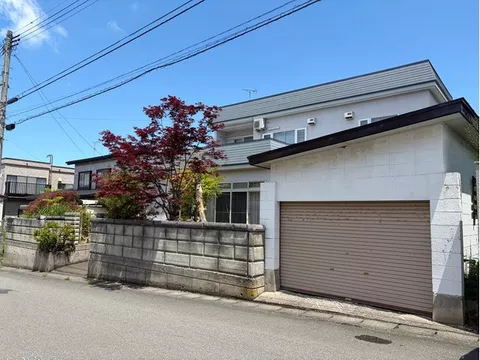 Parking for 2 cars available, land over 50 tsubo, road width over 6 meters, two-story building, southwest facing - Image 2
