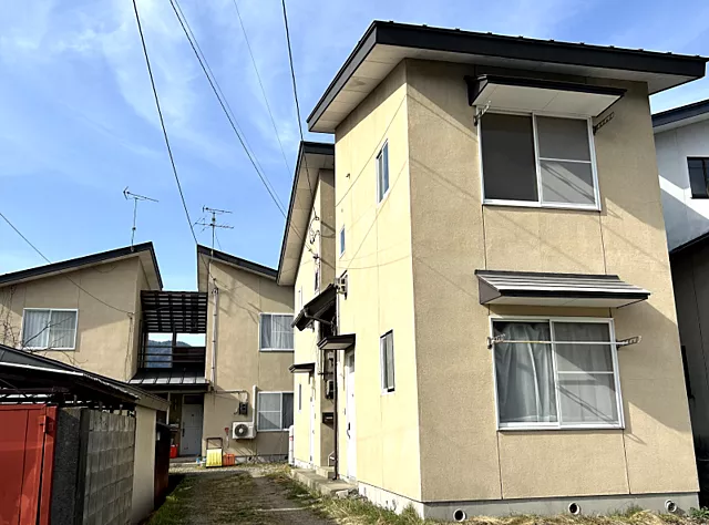 Used single-family home Kannonji Corp 2 buildings (income property 2LDK×2 households, 1K×4 households)