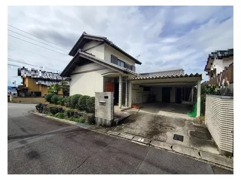 Izumi North District, southeast corner lot with good sunlight, parking for 2 cars available (depending on vehicle type)