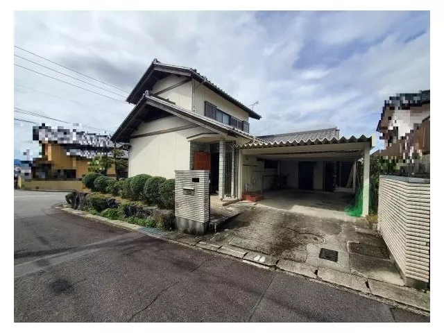Izumi North District, southeast corner lot with good sunlight, parking for 2 cars available (depending on vehicle type)