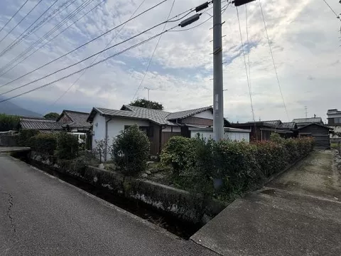 Niihama City Kishi no Uechō 1-chome (Niihama Station) Single-story building 4DK