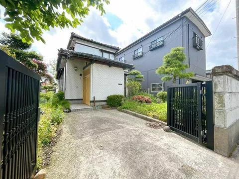 Sakata City, Sankyocho 2-chome (Sakata Station) 2-story building 6DK