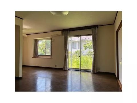 ◆ A property with a front road width of about 8.2 m, a deep southern garden, and a sense of openness! - Image 3
