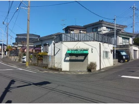 [Introducing a Single-Story Property with Garage♪] Parking for 5 Cars! Corner Lot with Good Sunlight and Ventilation!!