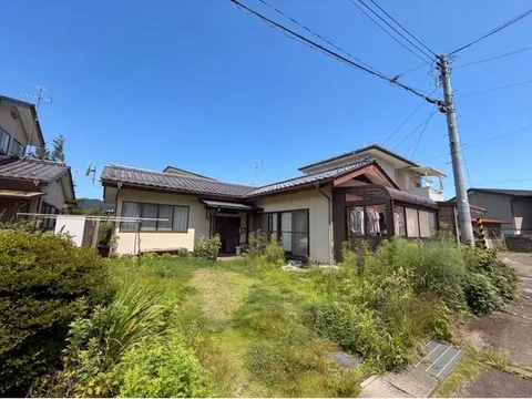 ■Popular single-story property. Convenient location for shopping, just 400m to the nearby convenience store.