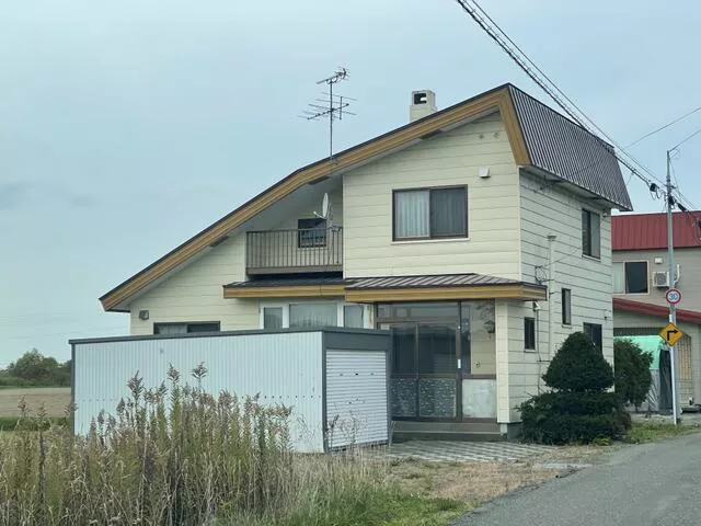 Yubari District, Kuriyama Town, Nishiki 4-chome (Kuriyama Station), 2-story above ground, 1-story basement, 4LDK