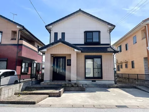 8 minutes on foot from Omi Railway Main Line "Aichigawa Station"! Elementary and junior high schools, supermarkets, and pharmacies are within walking distance!