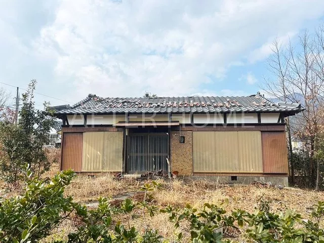 Kitahira (Omi Maiko Station) 2,800,000 yen