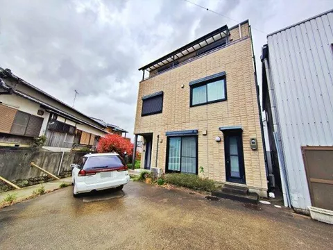 3-story building, 7LDK in Tokuda, Arida-gun, Aridagawa Town (Fujinami Station)