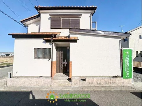 Convenient shopping at a nearby convenience store within walking distance! Leave it to the locally rooted Hidamari House♪