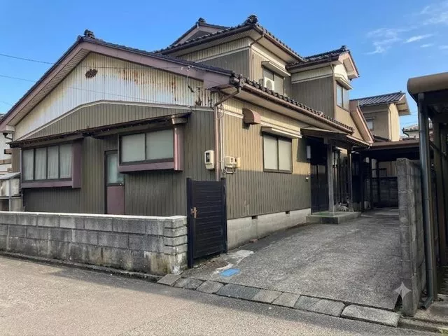 6,900,000 yen in Nomura (Etchu-Nakagawa Station)