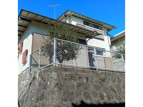 A 7-minute walk from Akasako Station, no garage available, but recommended as a site for new construction.