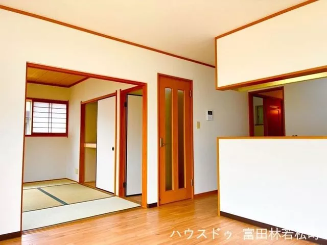 《All rooms over 6 tatami mats!》 Within walking distance to the station, a nature-rich living environment, good sunlight◎
