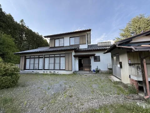 Shibukawa City, Yokobori (Kanashima Station) 2-story building 6DK