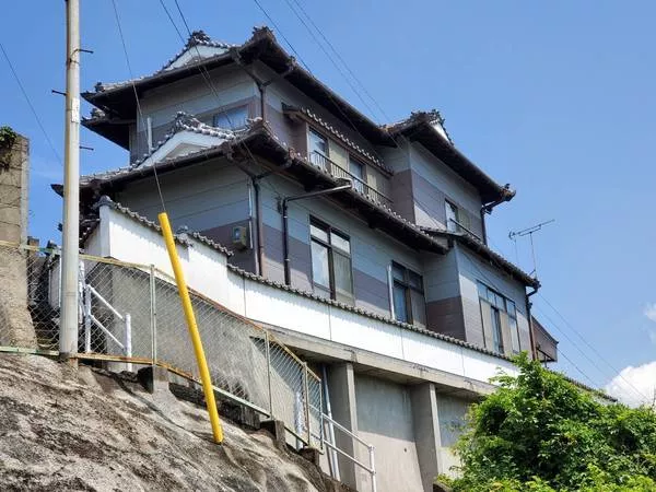 Kure City, Ryosho 1-chome (Kure Station) 2-story 6DK