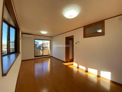 TX Line "Mirai-daira" Station 17 minutes on foot!! ◆3LDK◆2nd floor living room◆Japanese-style room available