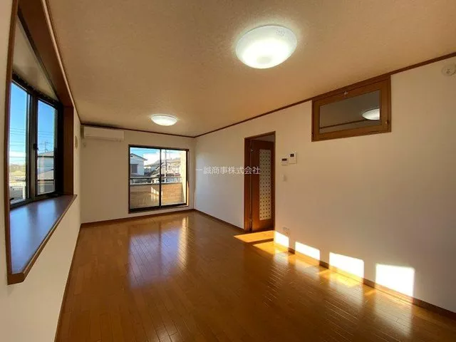 TX Line "Mirai-daira" Station 17 minutes on foot!! ◆3LDK◆2nd floor living room◆Japanese-style room available