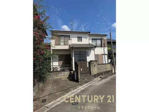 4LDK × abundant storage / 2 Japanese-style rooms & comfortable living with a south-facing veranda ☆