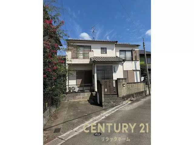 4LDK × abundant storage / 2 Japanese-style rooms & comfortable living with a south-facing veranda ☆
