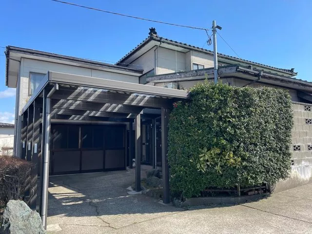 〇 Spacious 2-story 8K〇 Garage and carport, parking for 3 cars possible