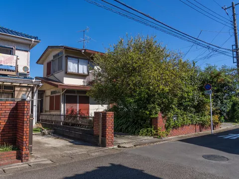 2F 3LDK in Hatsuei-cho Shimo-Miyata, Miura-city, Kanagawa (Misakiguchi Sta.)

5.5 million yen