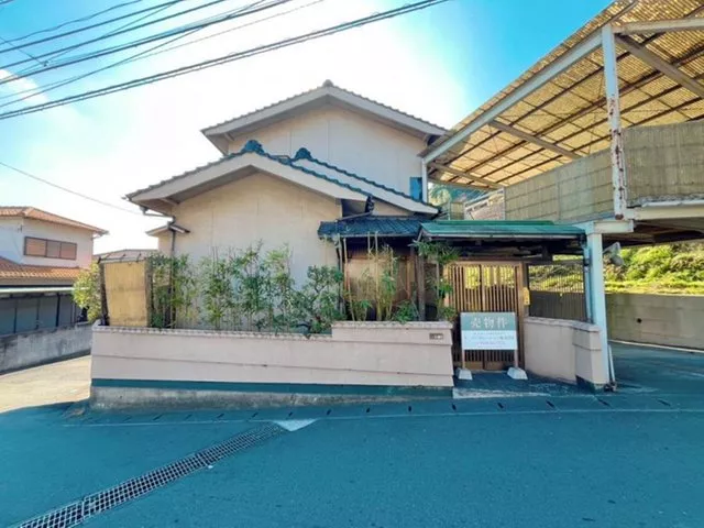 Oaza Katsuragi (Tsurusaki Station) 12 million yen