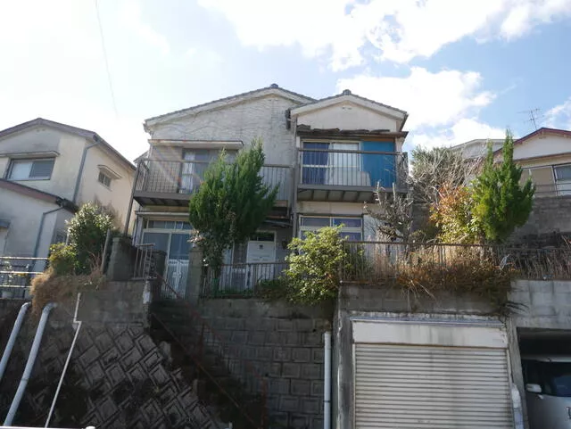 Kagoshima-shi, Kagoshima Higashisakamoto 2-chome, 2F 3DK

1,000,000 yen