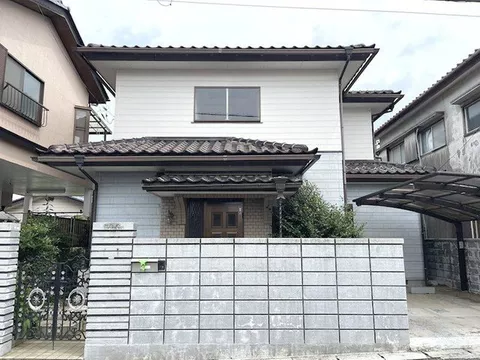 A quiet residential area with easy access to not only Ushiku City but also Tsukuba City and Tsuchiura City.