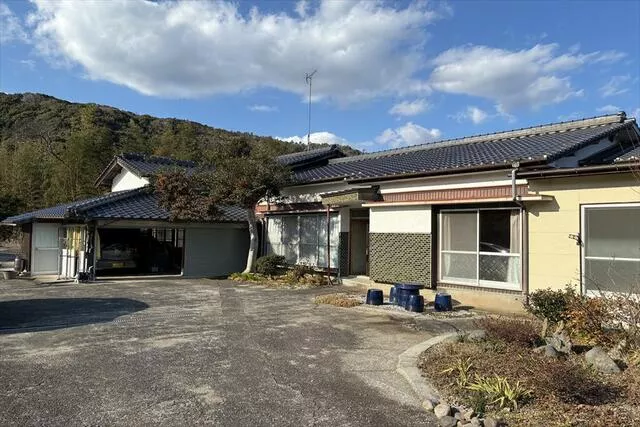 2F 8DK, Sub, Innai-cho, Usa-shi, Osaka

4.3 million yen