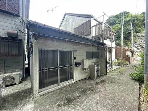Yokosuka-shi, Yokosuka Shioiri-cho 5-chome (Shioiri-eki) Single-story building, 3K

Single-storied house 3K 4.5 million yen