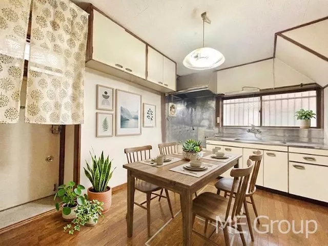 This is a detached house with features such as underfloor storage located in a quiet residential area♪