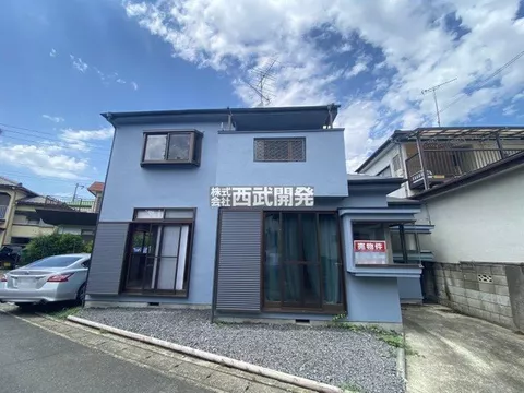 All furniture included! Stylishly renovated detached house! South road, corner lot!