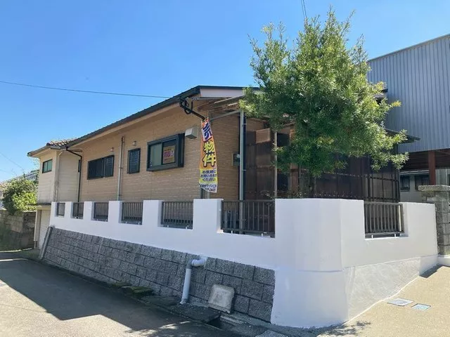 ☆ A single-story used house with a high-floor warehouse of 87㎡ (about 26 tsubo) available for immediate occupancy with an attached hot spring ☆