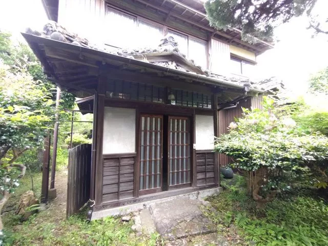 ☆ A retro atmosphere old folk house in Usuki City ☆ Land area of about 331 tsubo ☆ Feel the seasons