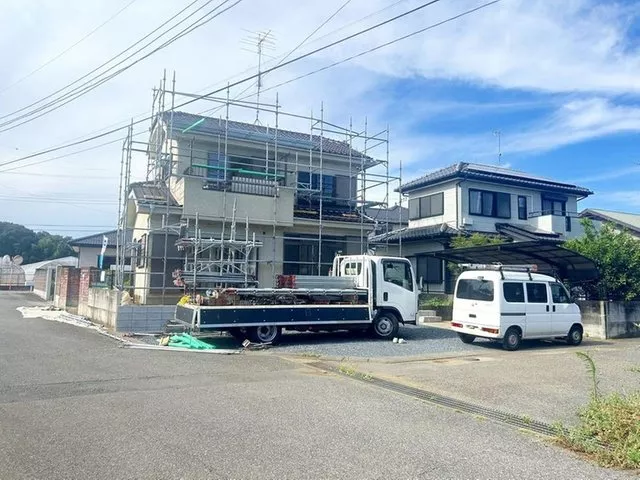 [Open house held] Interior and exterior renovation planned / Parking for 3 cars available (depending on vehicle type)