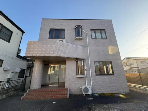 5,000,000 yen for Oaza Urakoji (Iwadeyama Station)