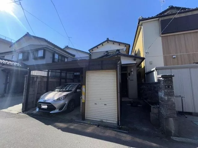 22 minutes by bus to Tsukuba Express "Moriya", 1 minute on foot