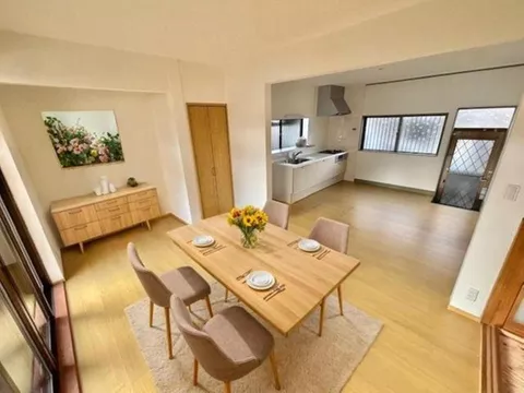/ Renovation completed / ◆ 4-minute walk to convenience store ◆ City gas ◆ Viewing reservations now accepted ♪ ◆