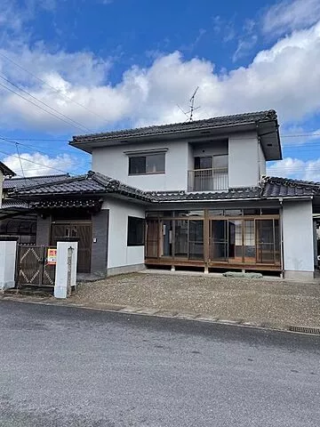 Unoccupied single-family home in Nakanae, Kurayoshi City