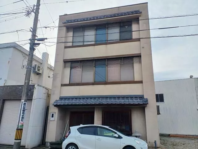 Sakai City, Harue Town, Edomekami Chuo (Harue Station) 3-story building 11SDK