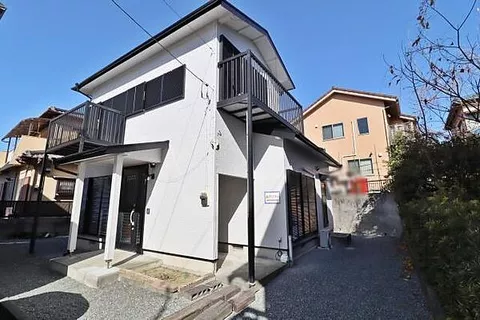 Used single-family home in Fuji City, Atsuhara - exterior walls and roof repainted, exterior landscaping completed.