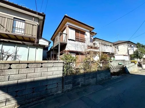 ◇ South-facing road for good sunlight! ◇ Quiet residential area!