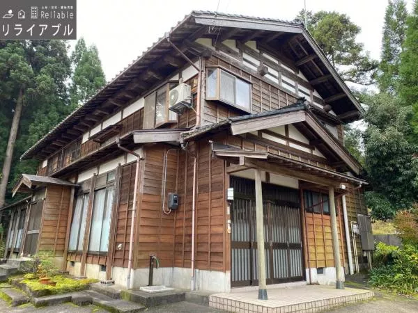 Kashiwazaki City, Oaza Miyano-kubo (Kashiwazaki Station) 2-story building 11LDK