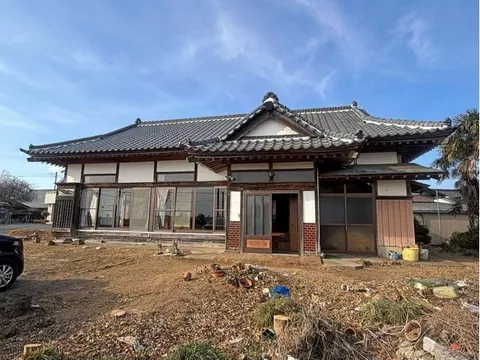 9 minutes by car to a large commercial facility, 4DK used house with a spacious garden of 1120.87㎡