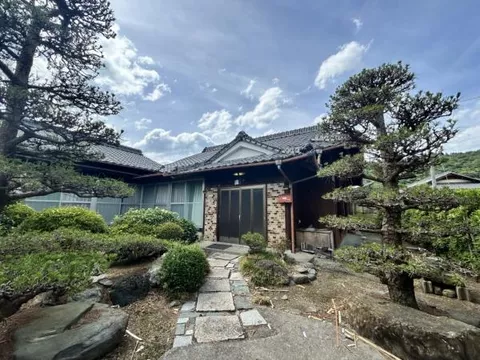Shikoku Chuo City, Doi-cho Kitano (Sekigawa Station) Single-story building 7DK