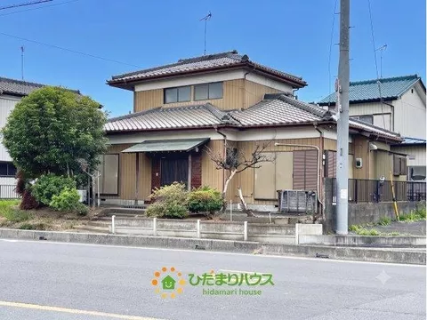 Supermarket within a 5-minute walk! Easy shopping♪ A warm house rooted in the local community of Kuki!