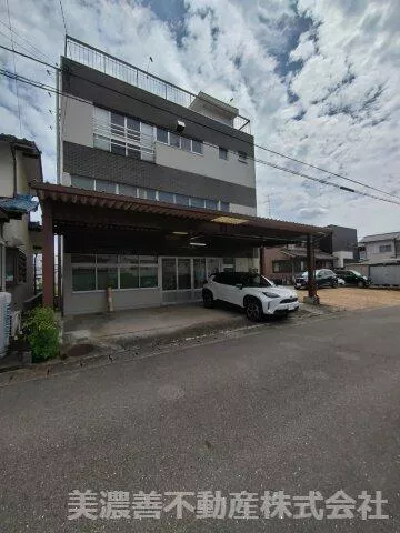 Gifu City, Kita Isshiki 7-chome (Nagamoriyama Station) 3-story 10LDK