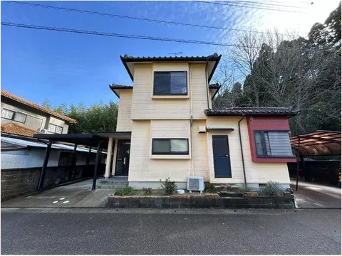 Close to Gyomu Super Oshimizu and Hodatsu Station♪ The spacious number of rooms and large lot are attractive!