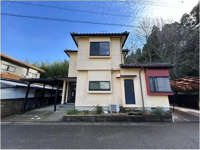 Close to Gyomu Super Oshimizu and Hodatsu Station♪ The spacious number of rooms and large lot are attractive!