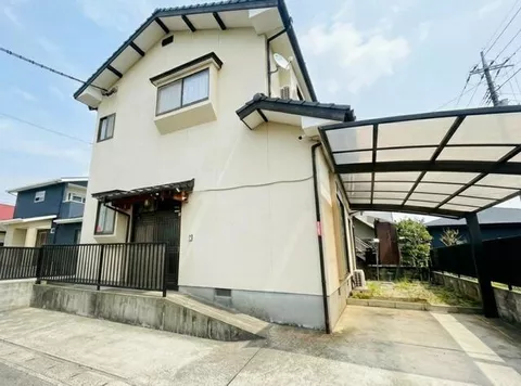 Kumamoto City, Minami Ward, Hachibunji Town (Nishi Kumamoto Station) 2-story 6LDK